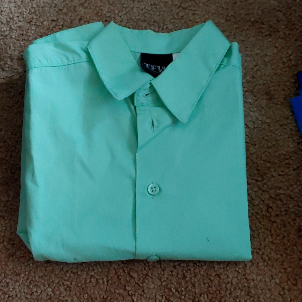 Solid green button up